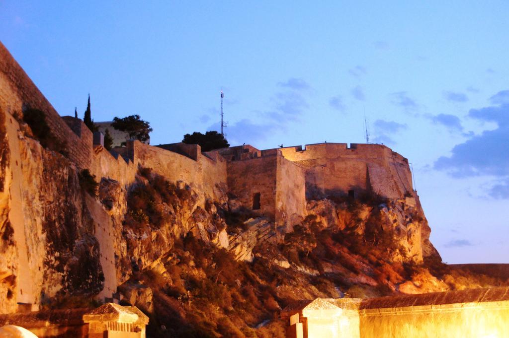 Alicante Apartments Oda fotoğraf